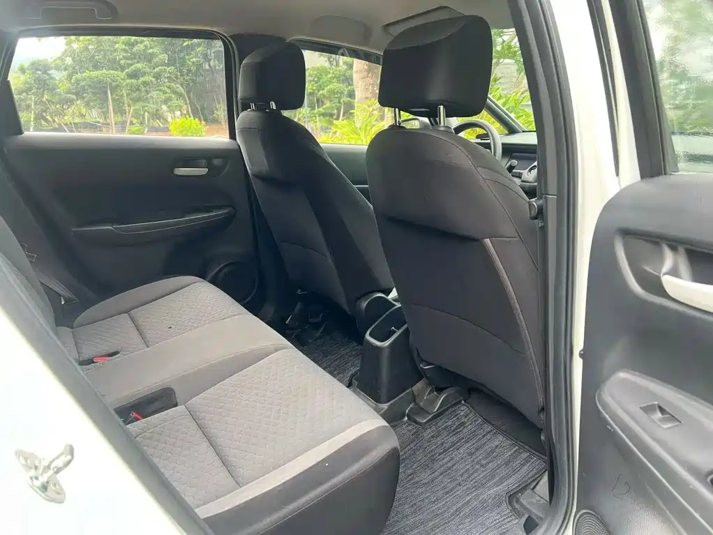Honda Fit — миниатюра 6
