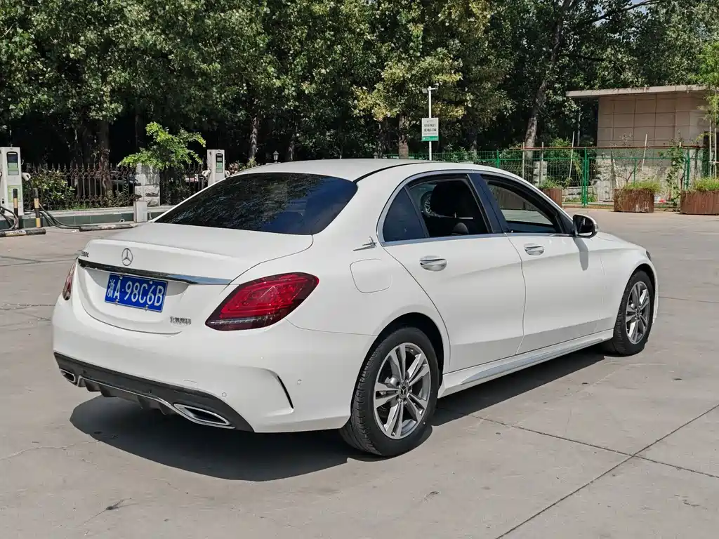Mercedes-Benz C-Class — миниатюра 4