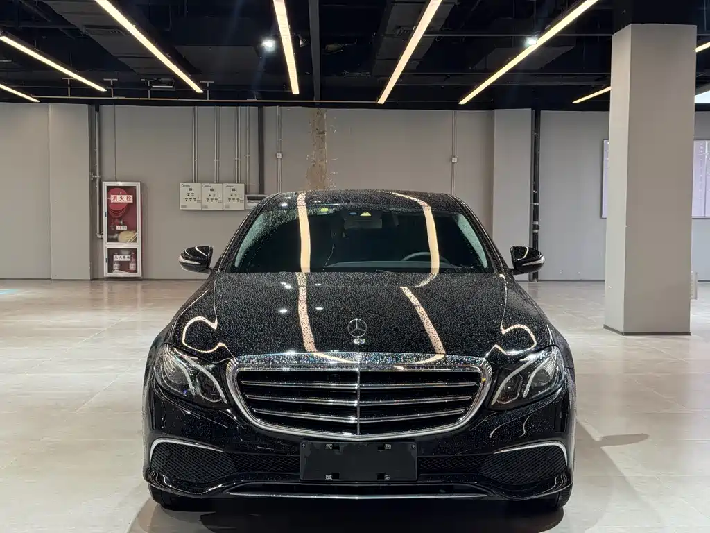 Mercedes-Benz E-Class — миниатюра 2