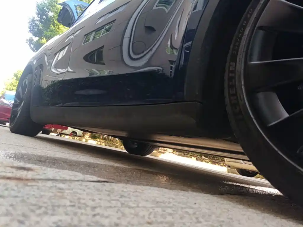 Tesla Model Y — миниатюра 21