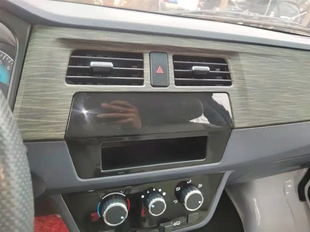 Jinbei X30 2023 1.5L 5/6/7 мест SWC15M