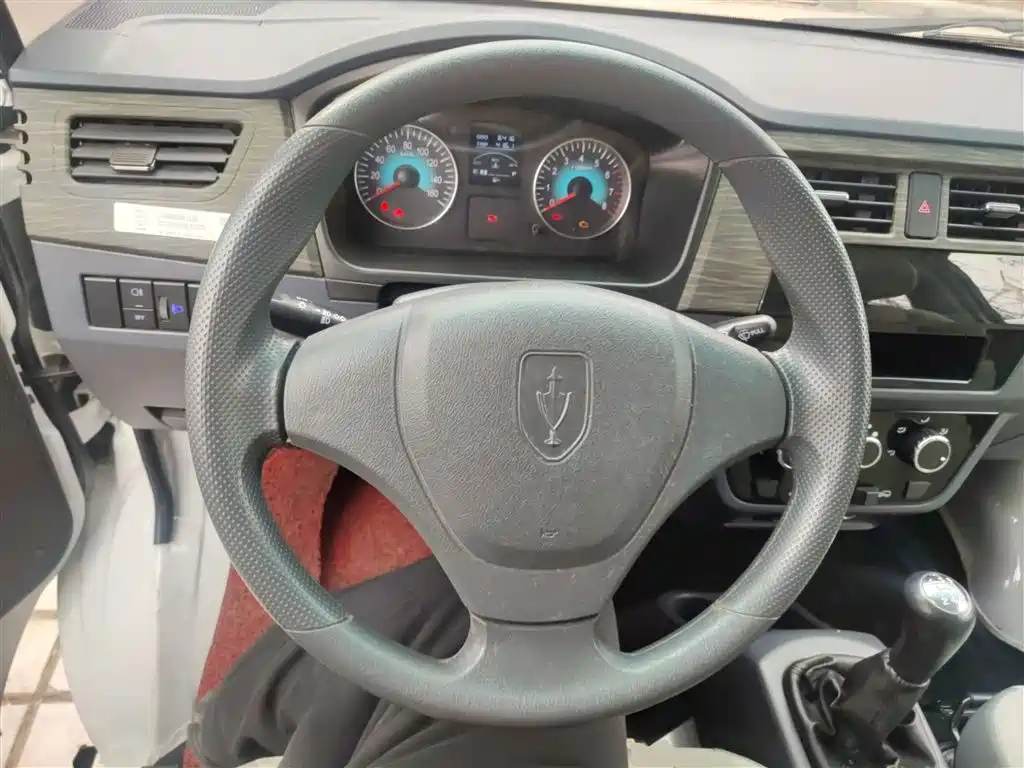 Jinbei X30 2023 1.5L 5/6/7 мест SWC15M