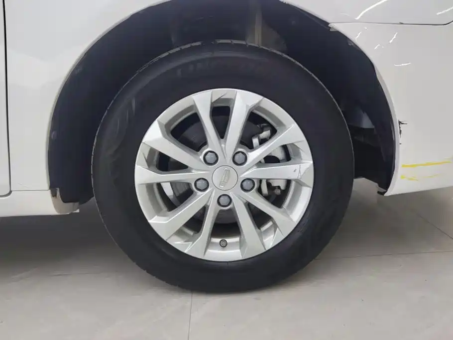 Geely Emgrand — миниатюра 6