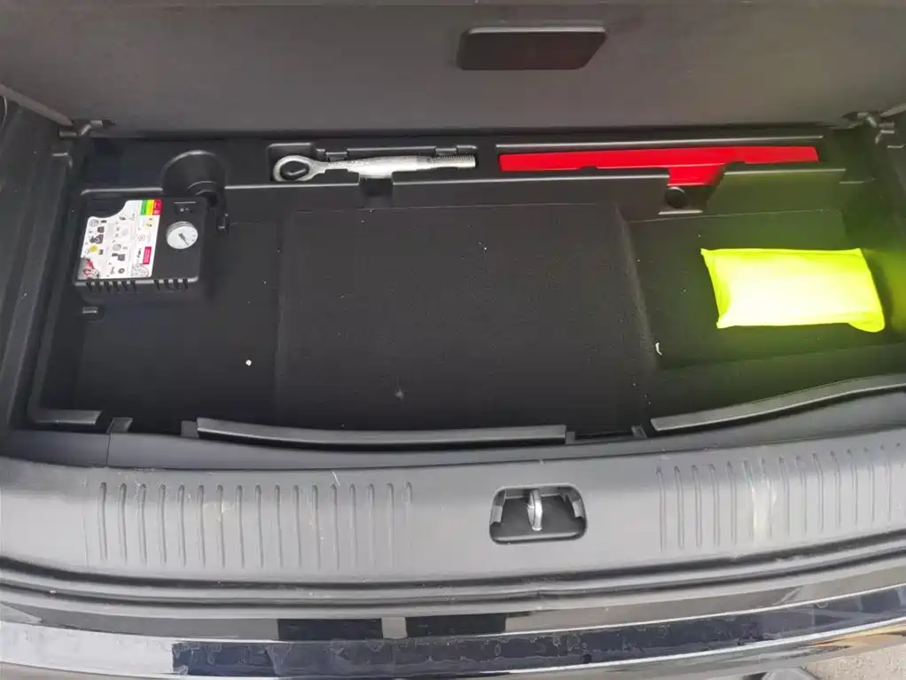 Hongqi HS7 PHEV 2025 2.0T PHEV 200 6 мест