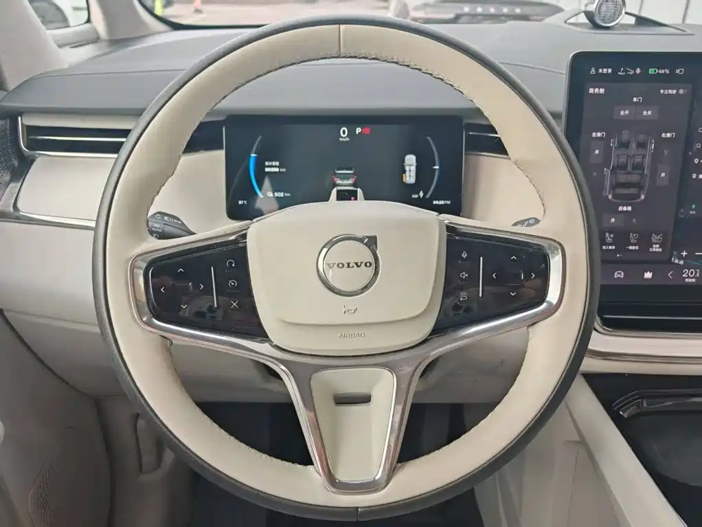Volvo EM90 — миниатюра 12