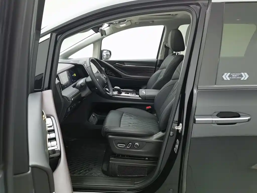 GAC Motor Trumpchi M8 — миниатюра 10