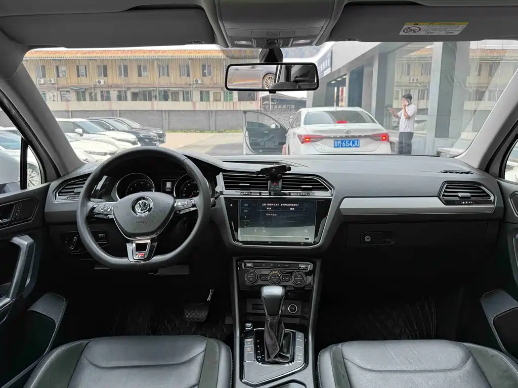 Volkswagen Tiguan L — миниатюра 5