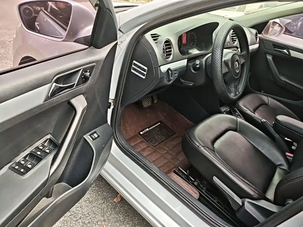 Volkswagen Jetta — миниатюра 16