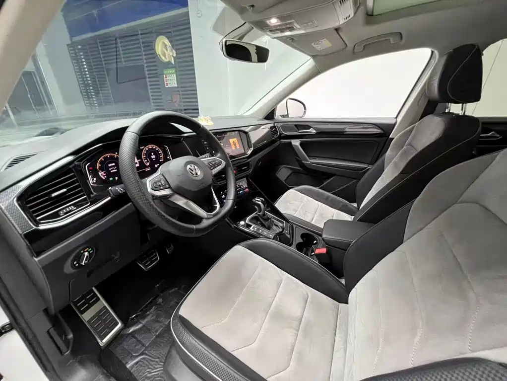 Volkswagen Tayron X 330TSI 2WD Premium Connected Edition, фото 3