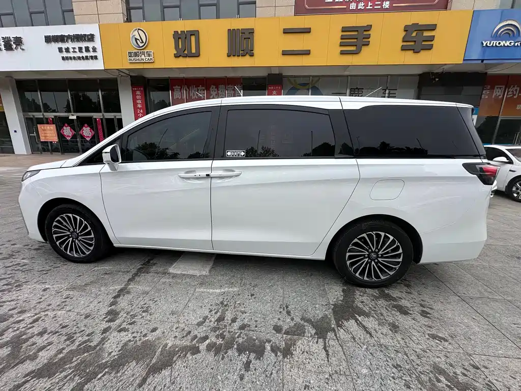 Buick GL8 2025 Smart