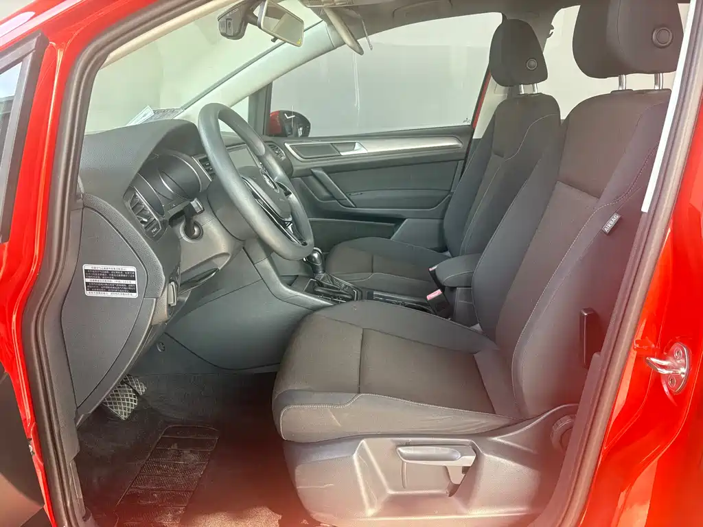 Volkswagen Golf · 2016 1.6L AT Comfort