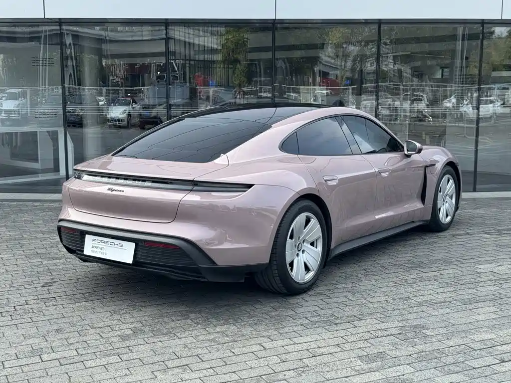 Porsche Taycan — миниатюра 3