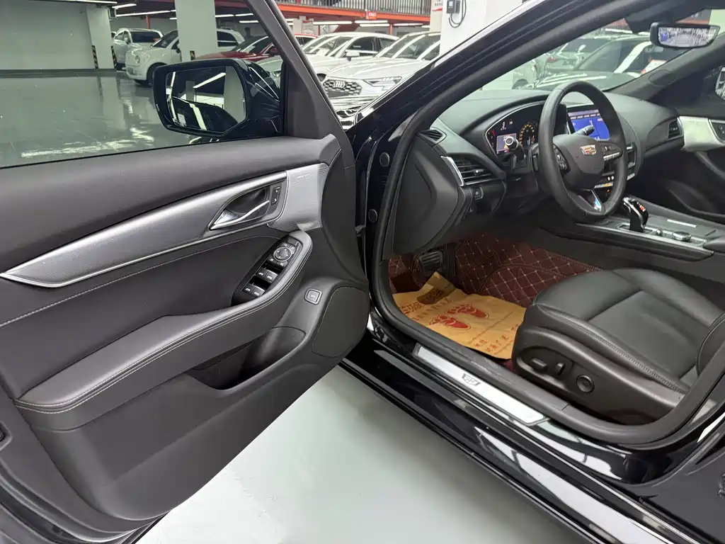 Cadillac CT5 — миниатюра 5