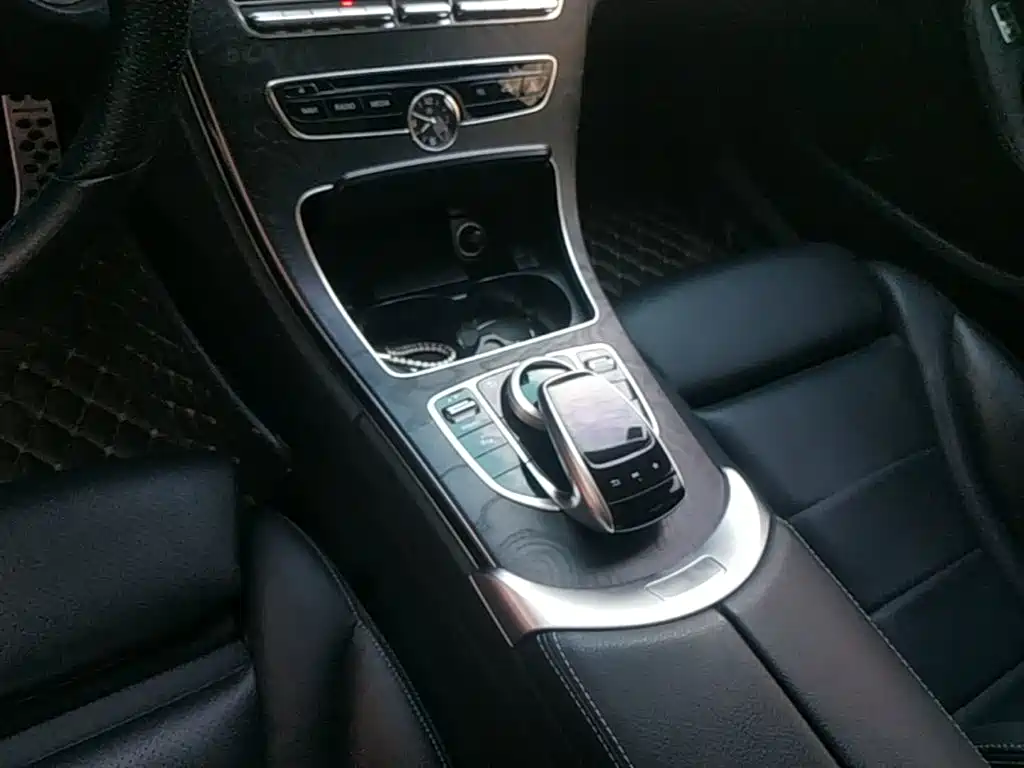 Mercedes-Benz C-Class — миниатюра 14