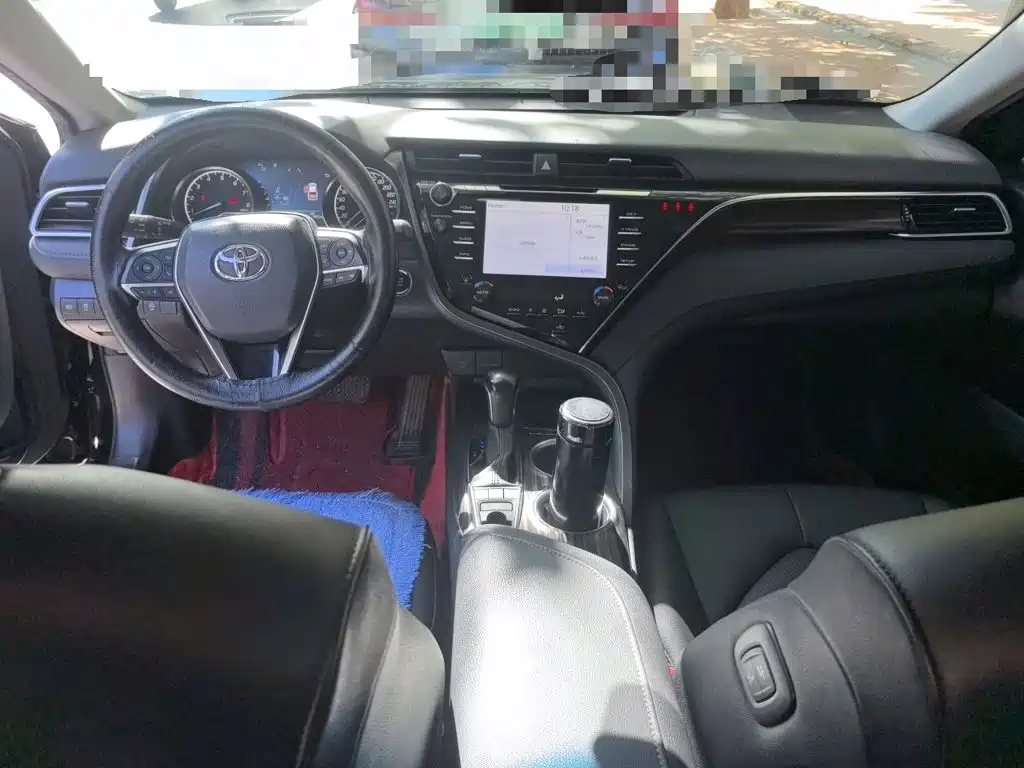 Toyota Camry — миниатюра 5