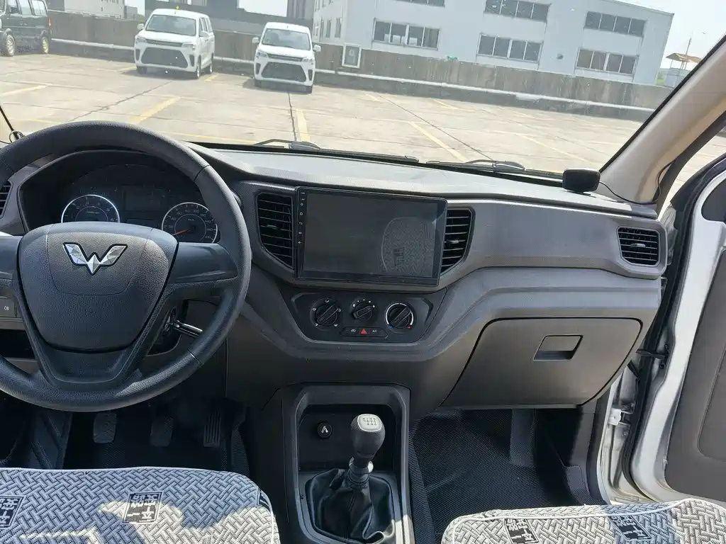 Wuling Hongguang V — миниатюра 11