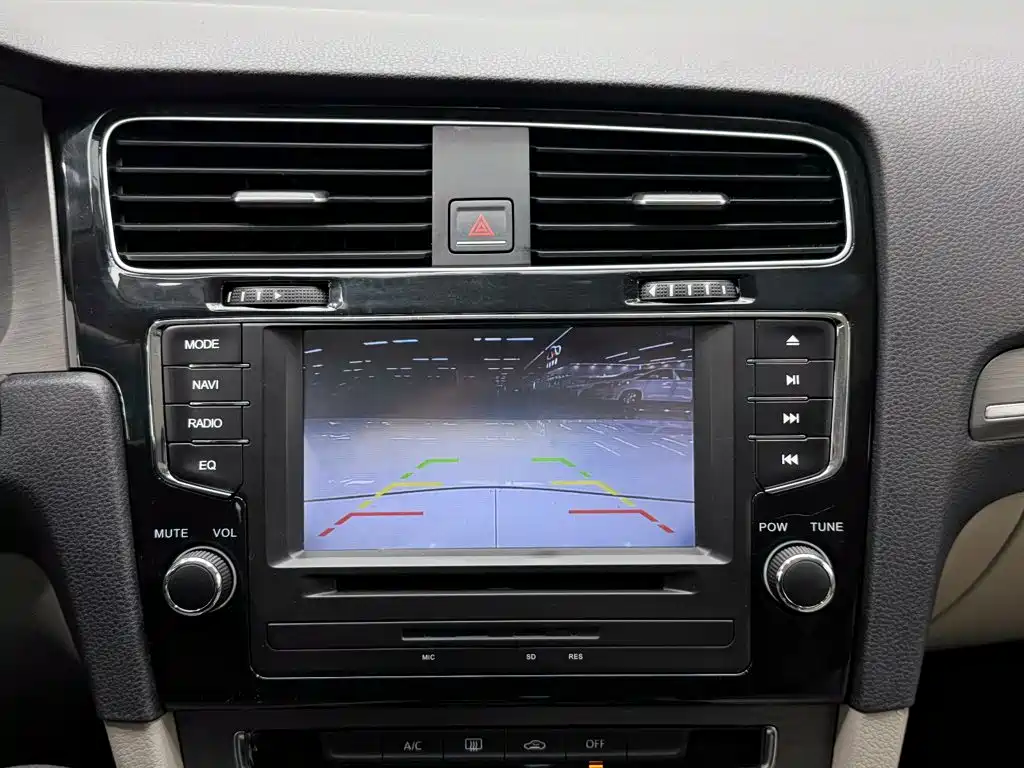 Volkswagen Golf — миниатюра 10