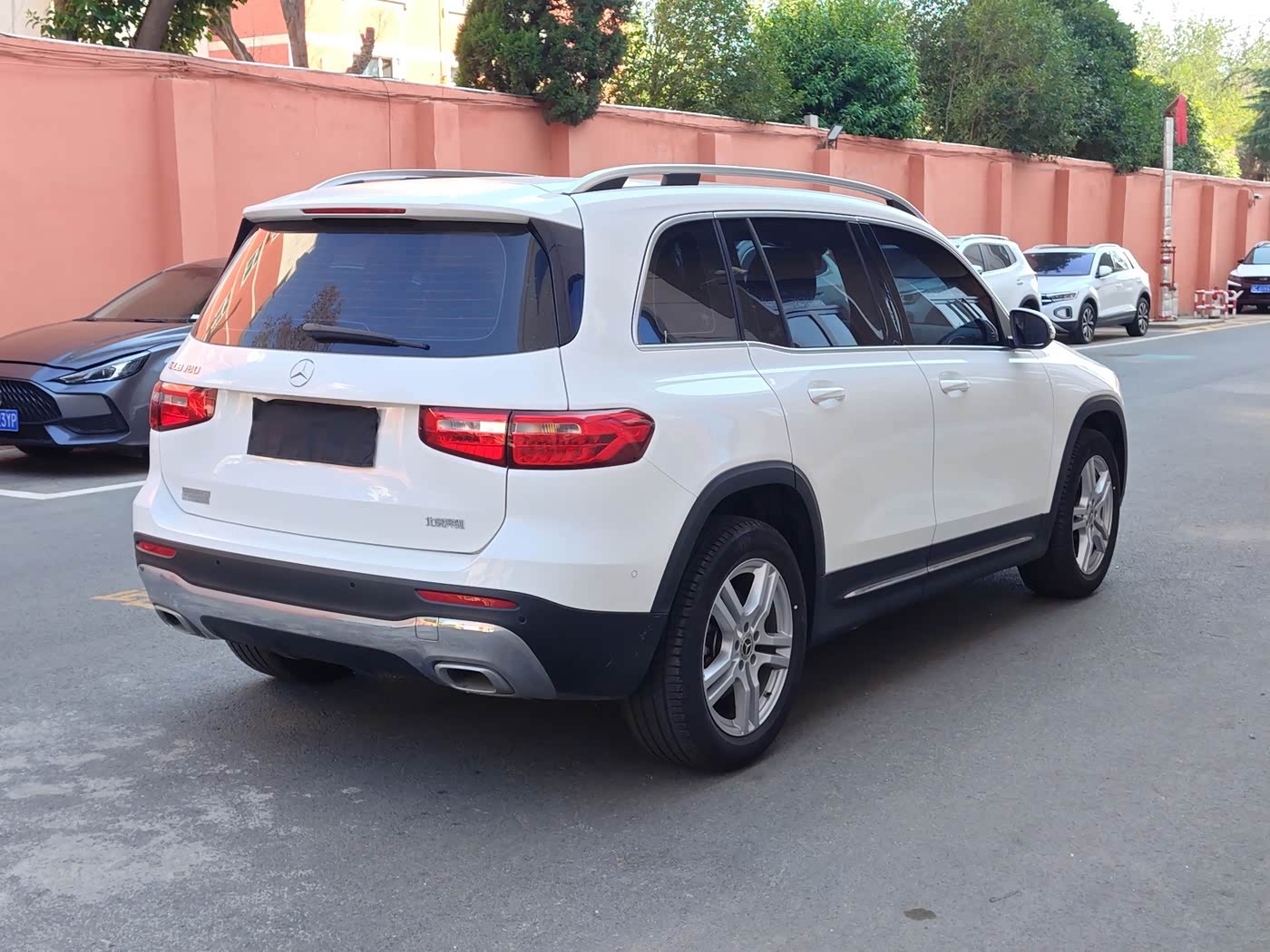 Mercedes-Benz GLB 1.3 л 2022 г. Белый, пробег 2200 км
