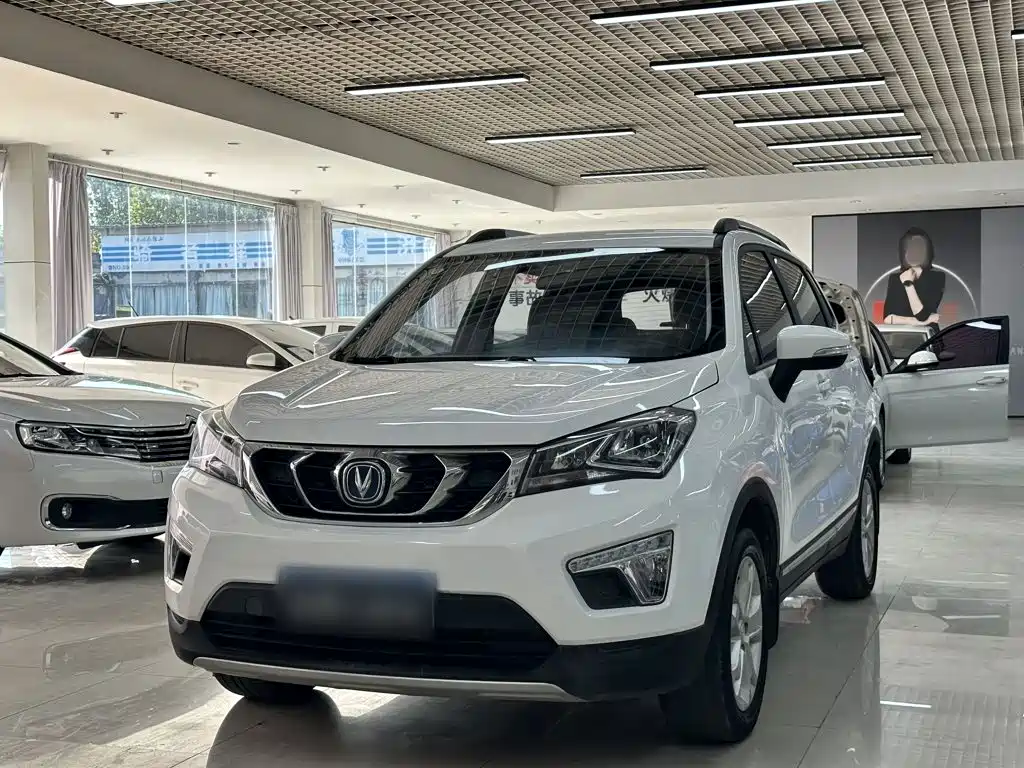 Changan CS15 — миниатюра 2