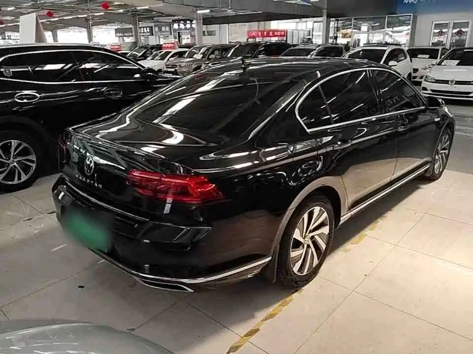 Volkswagen Magotan PHEV — миниатюра 5