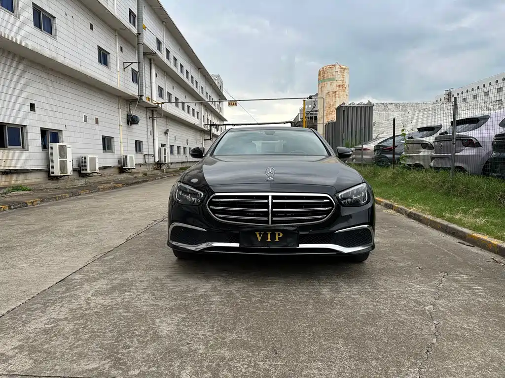 Mercedes-Benz E-Class — миниатюра 3