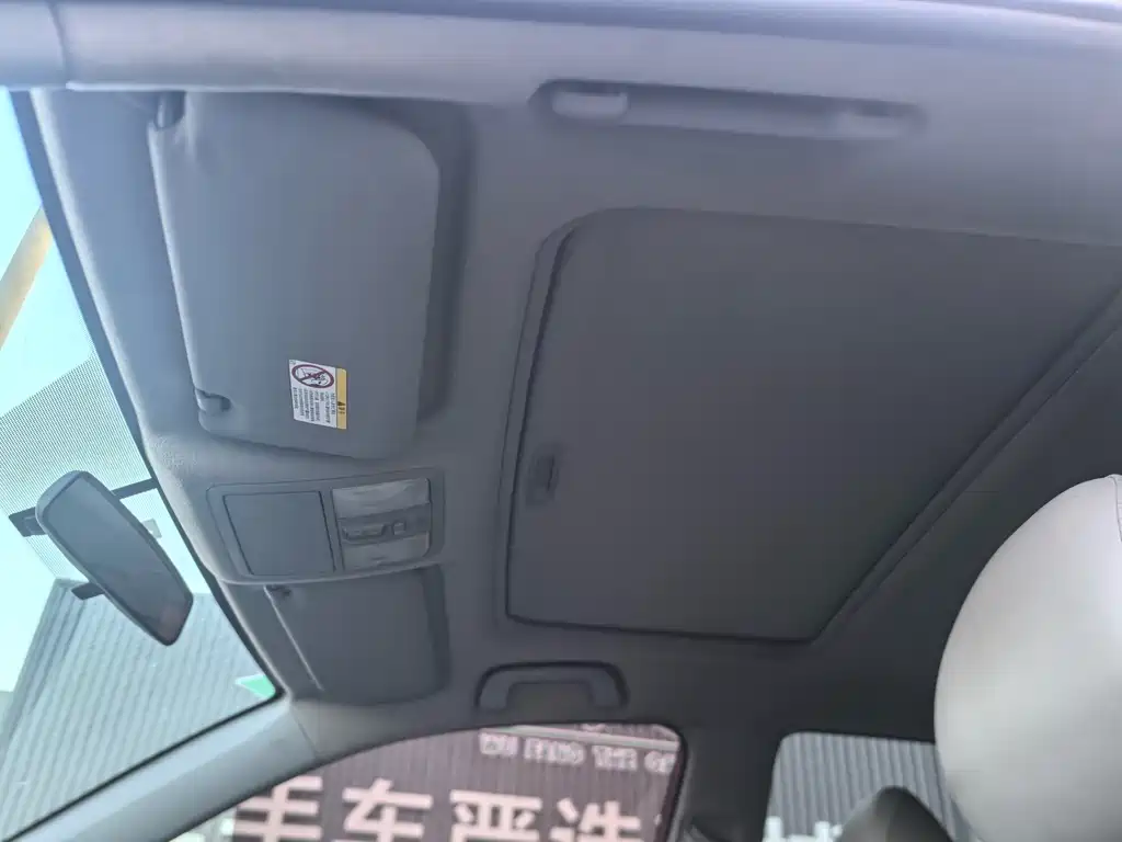 Toyota RAV4 — миниатюра 13