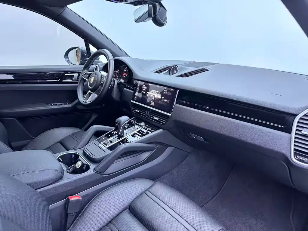 Porsche Cayenne — миниатюра 6