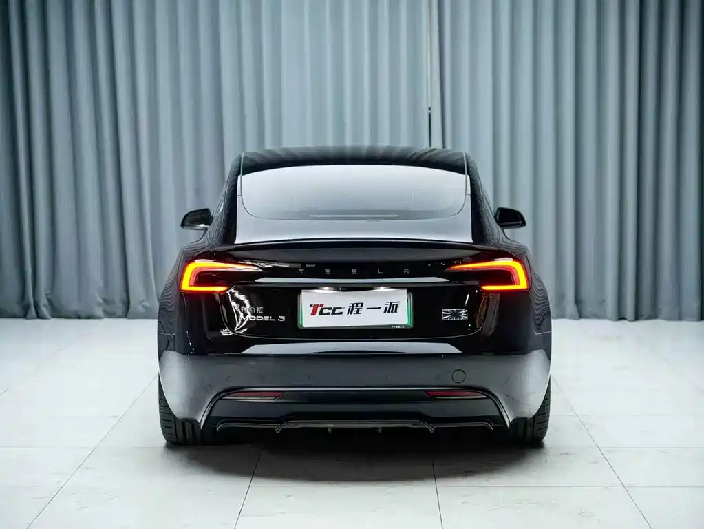 Tesla Model 3 — миниатюра 11