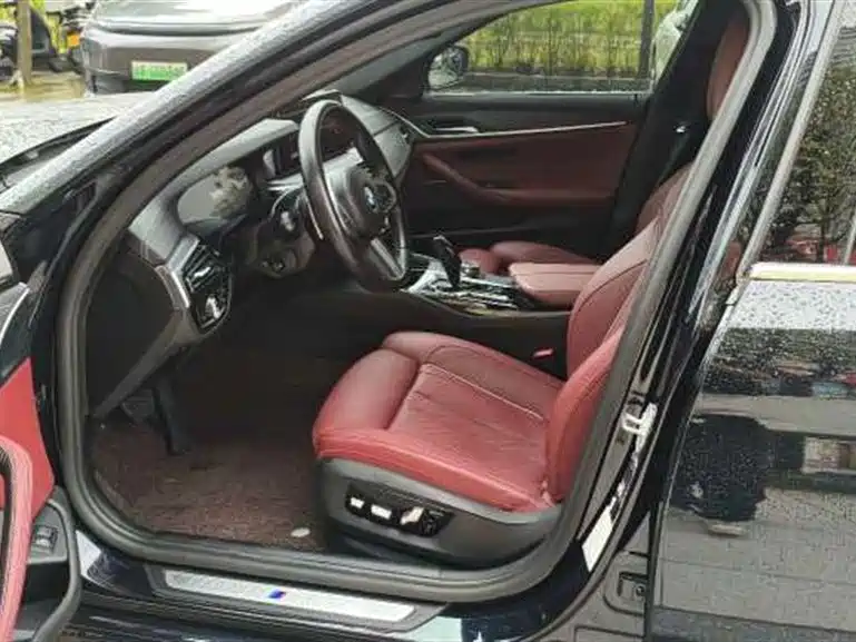 BMW 5 Series — миниатюра 4