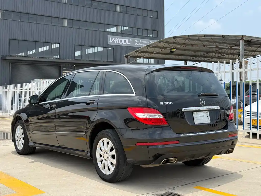 Mercedes-Benz R 2011 R 300 L