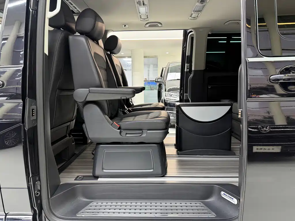 Volkswagen Multivan — миниатюра 11