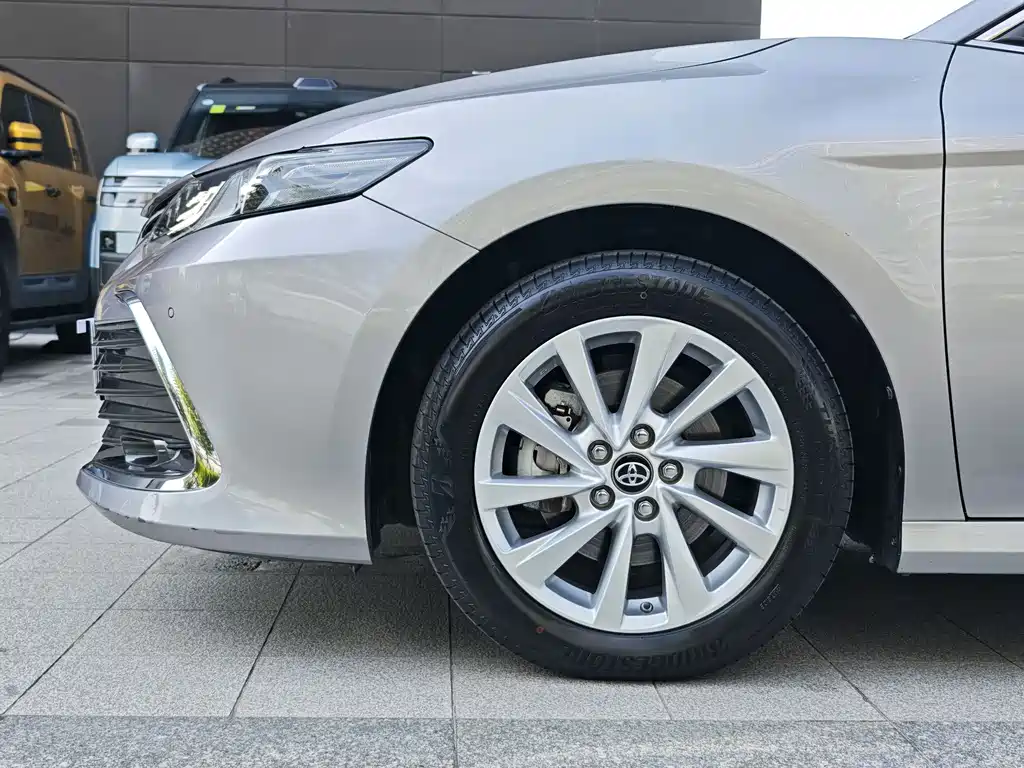 Toyota Camry — миниатюра 21