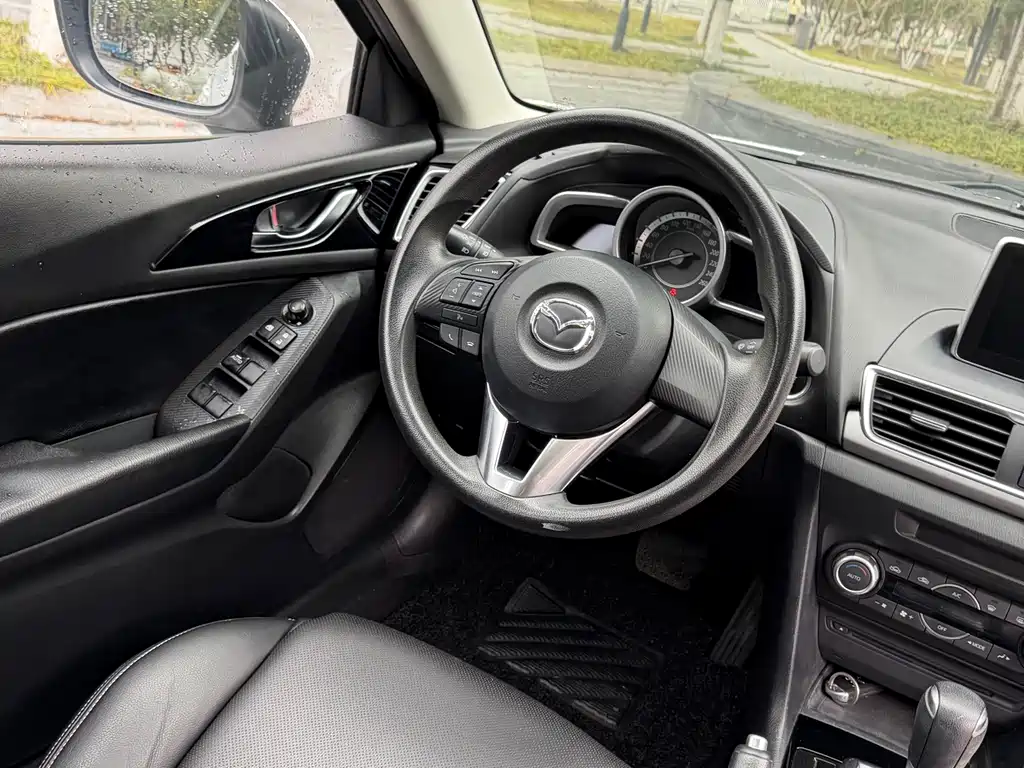 Mazda 3 Axela — миниатюра 14