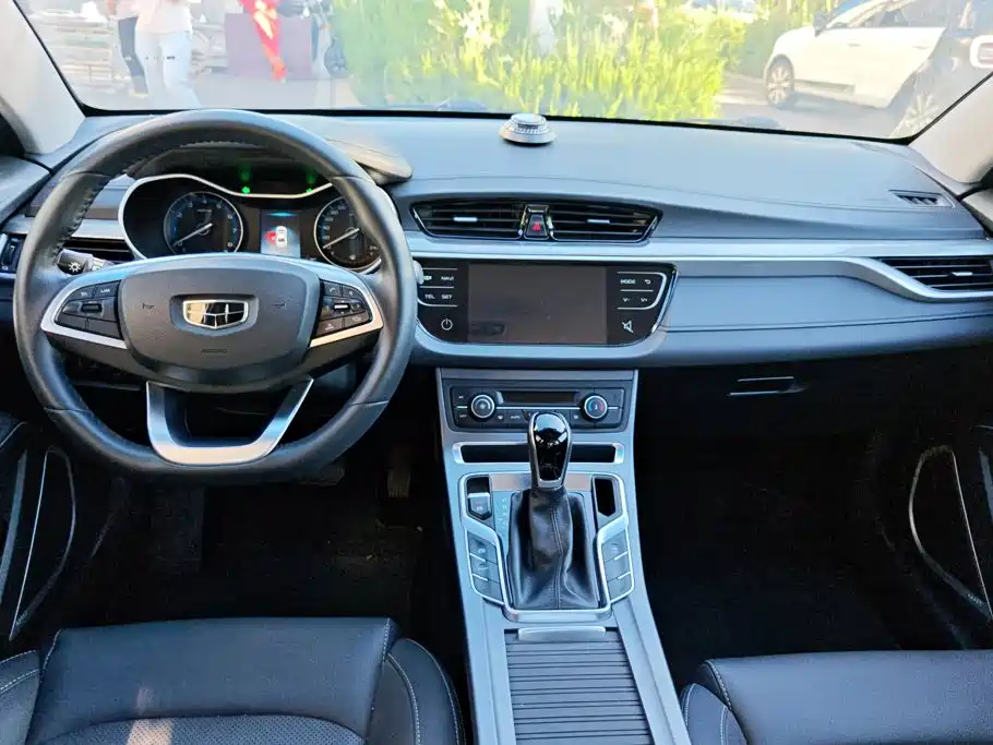 Geely Emgrand — миниатюра 12