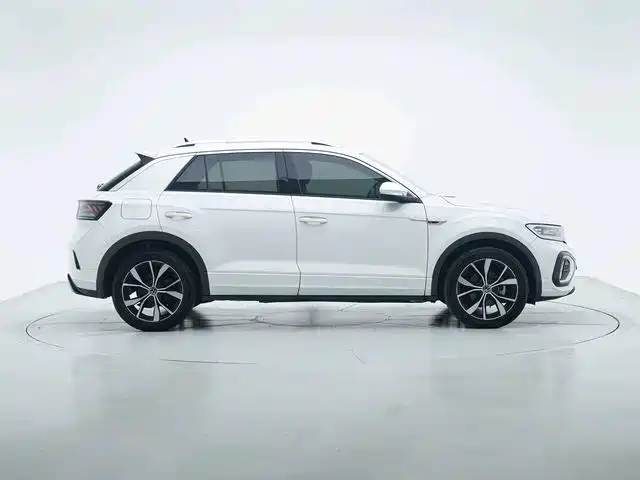 Volkswagen T-Roc — миниатюра 2