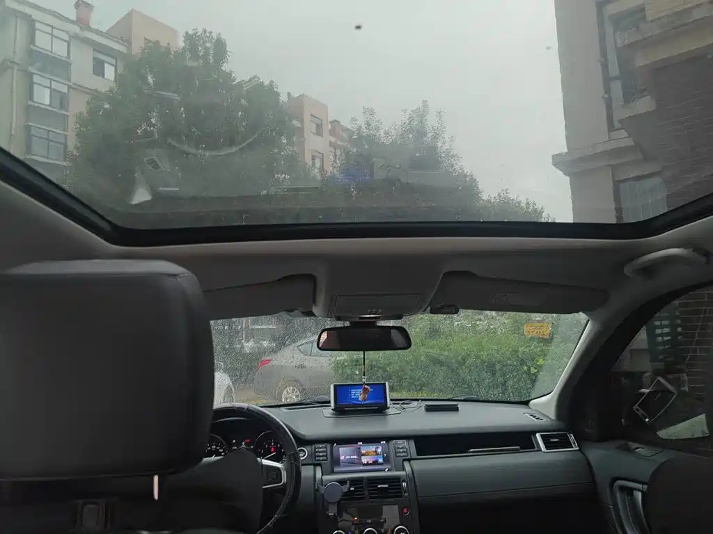 Land Rover Discovery Sport — миниатюра 9