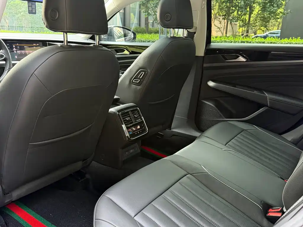 Volkswagen Passat — миниатюра 11
