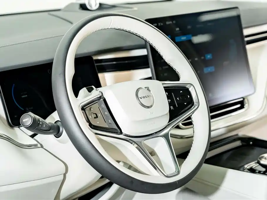 Volvo EM90 — миниатюра 11