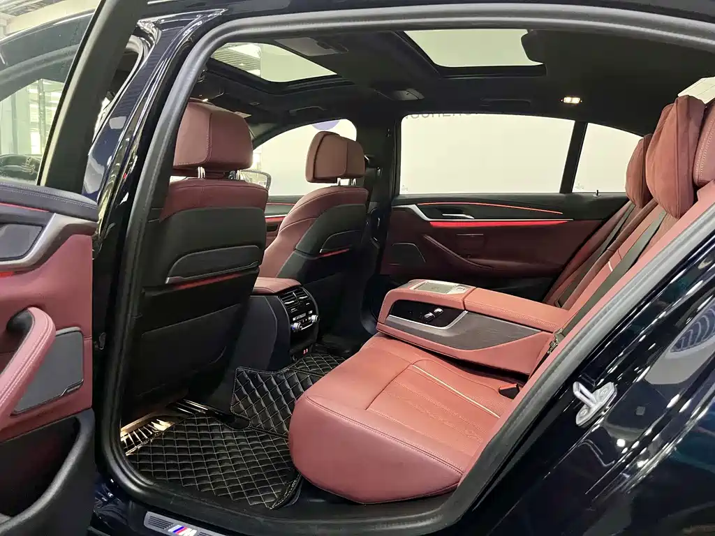 BMW 5 Series — миниатюра 6