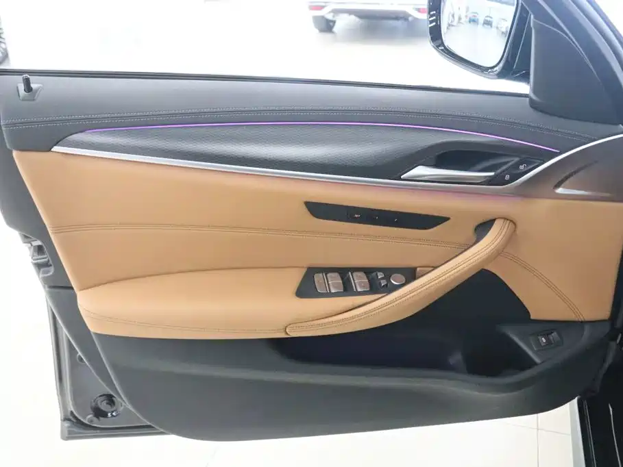 BMW 5 Series (Import) — миниатюра 12