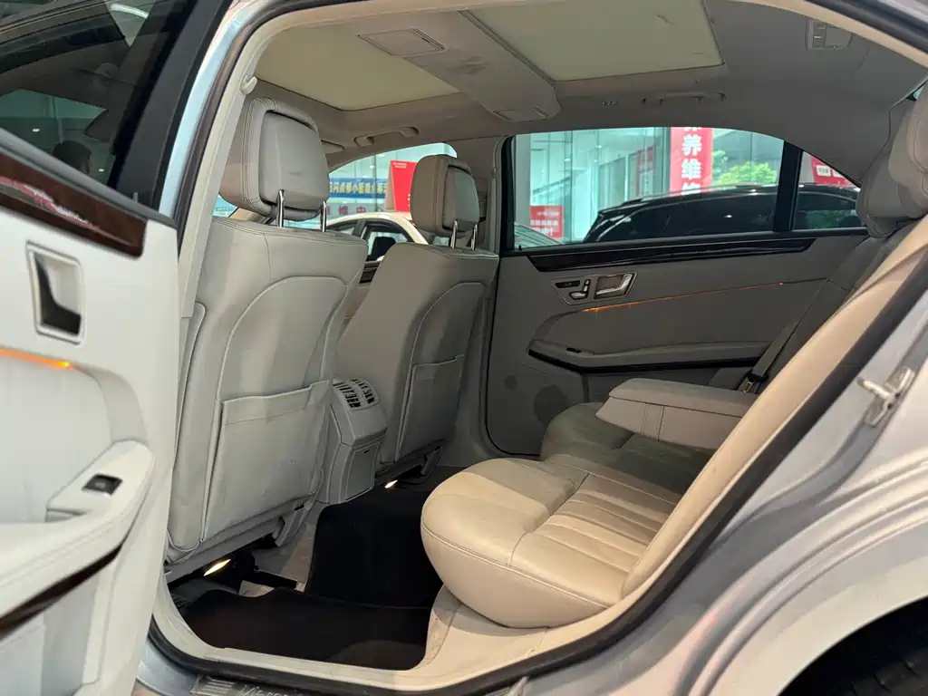 Mercedes-Benz E-Class — миниатюра 10