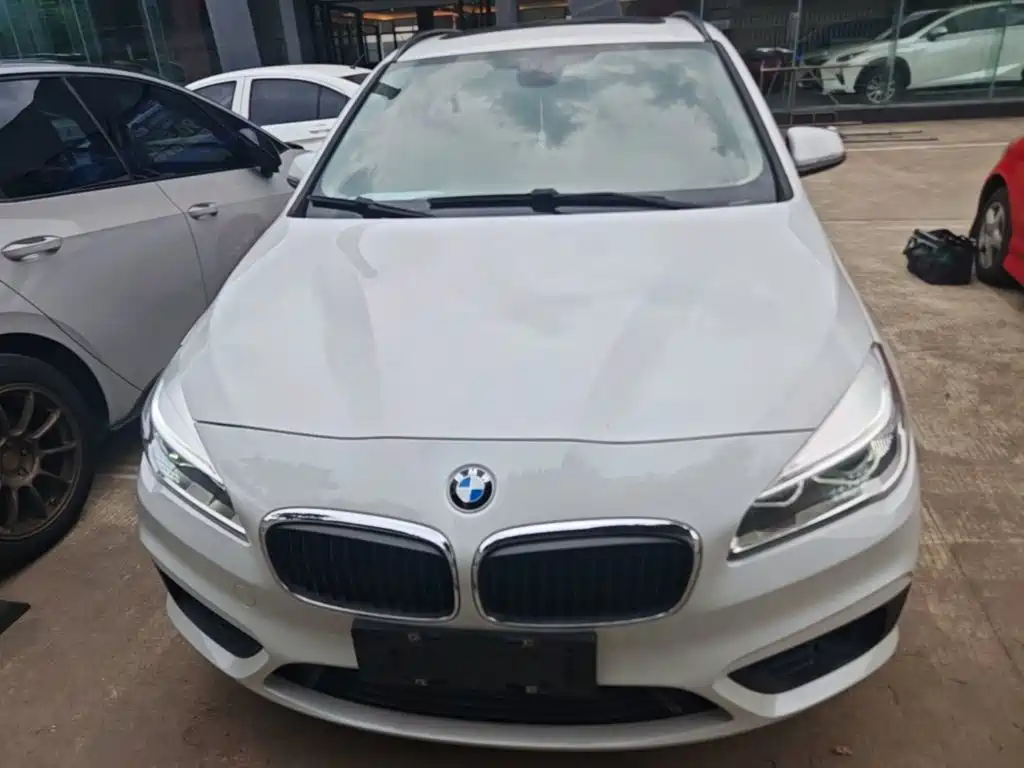 BMW 2 Series Active Tourer — миниатюра 3