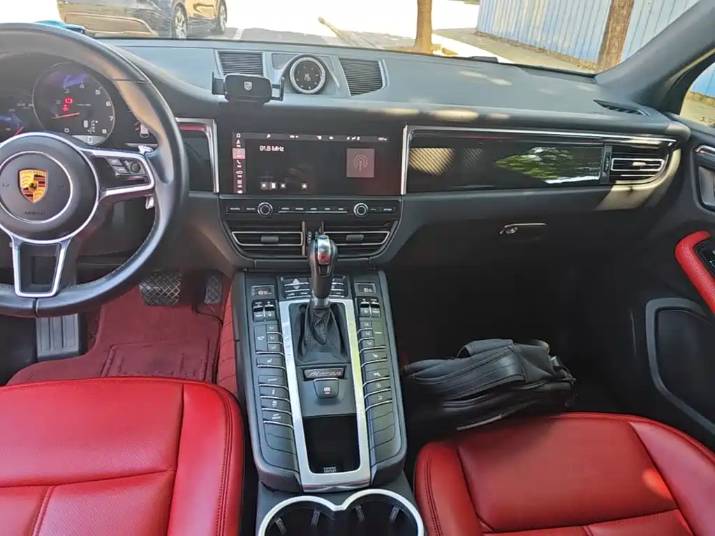 Porsche Macan — миниатюра 13