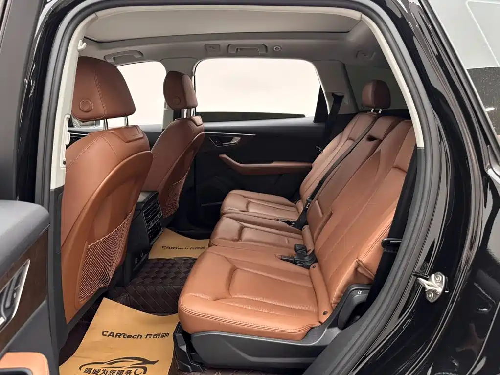 Audi Q7 — миниатюра 9