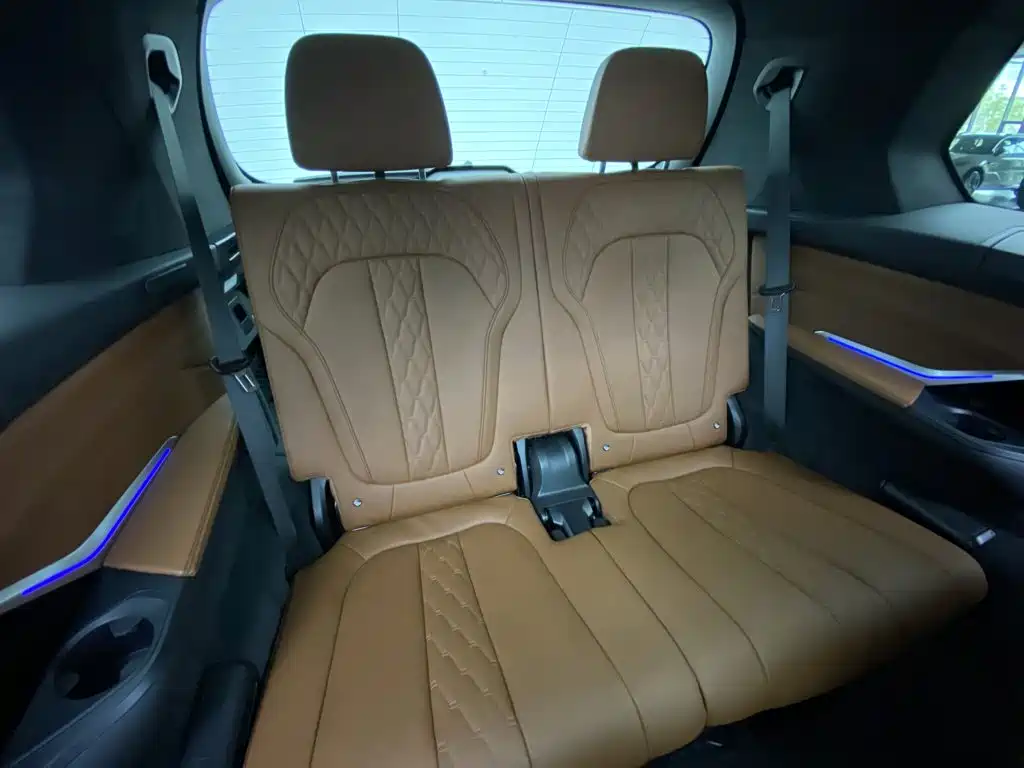 BMW X7 — миниатюра 23