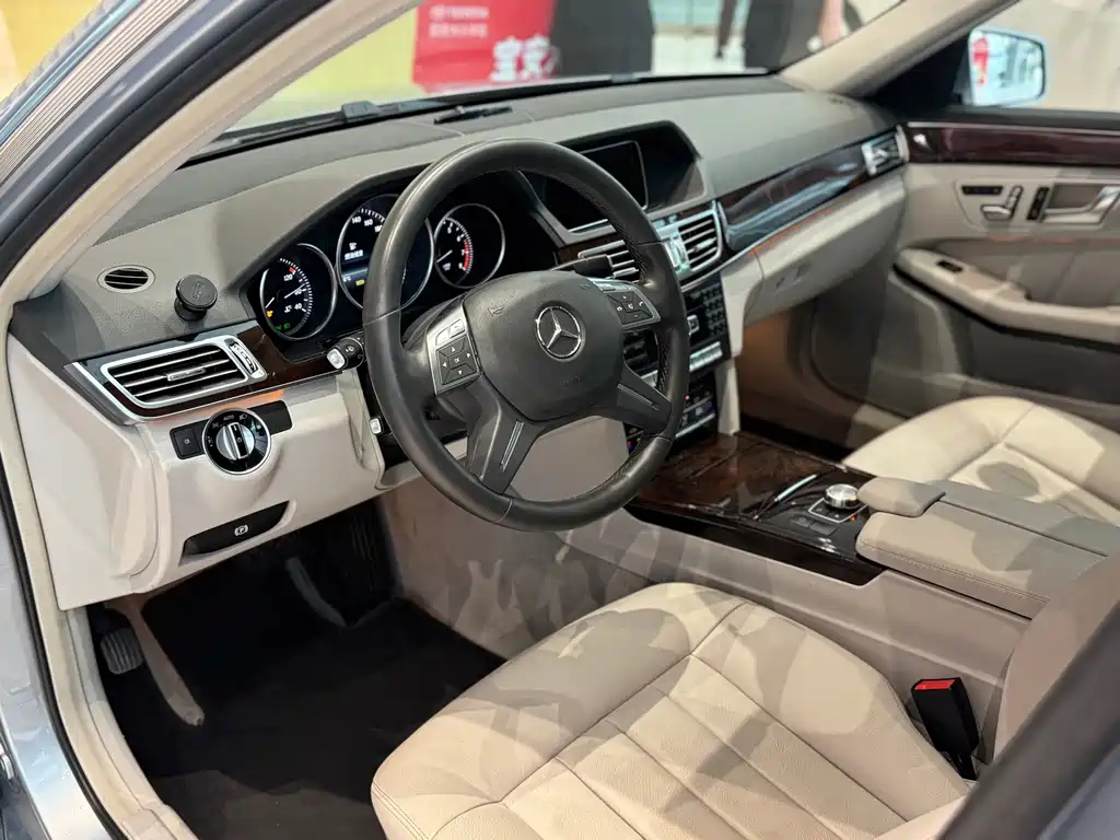 Mercedes-Benz E-Class — миниатюра 8