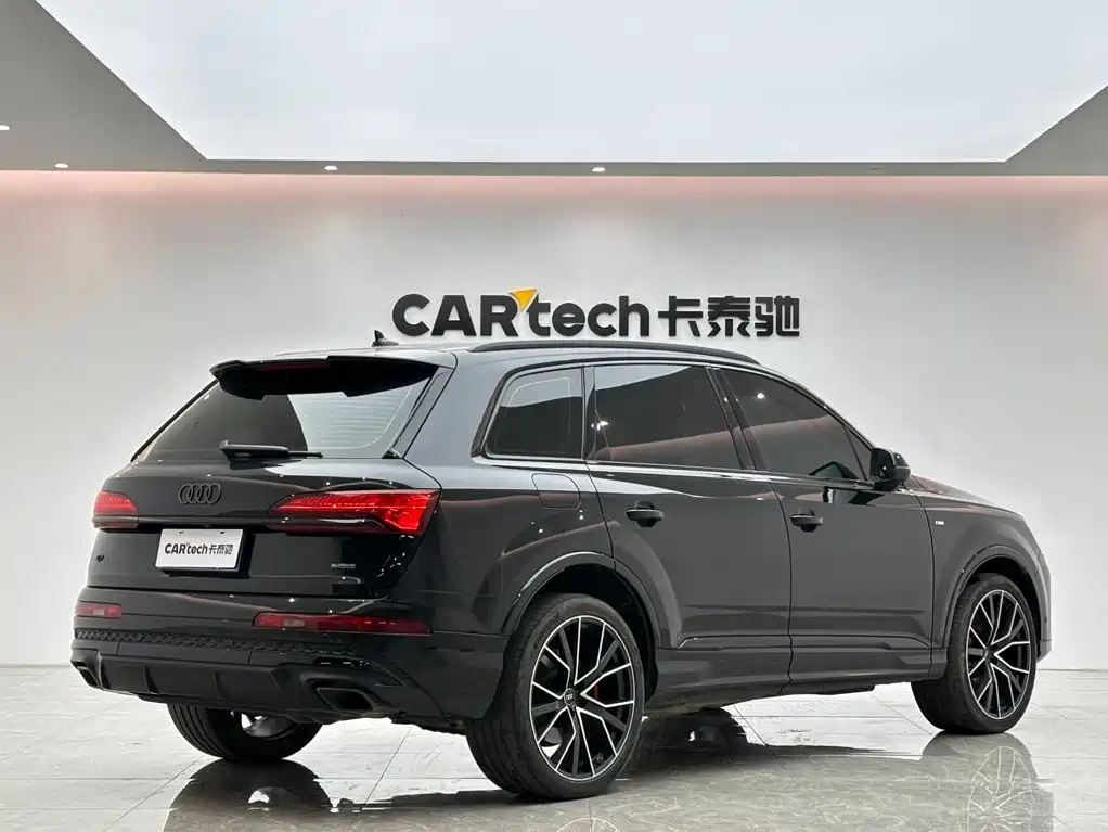 Audi Q7 — миниатюра 5