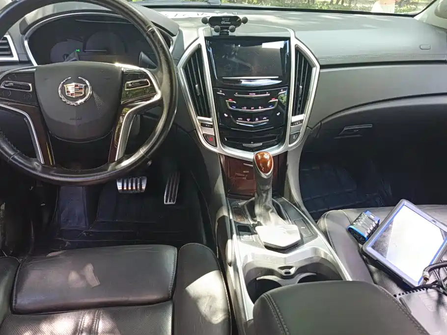 Cadillac SRX — миниатюра 13