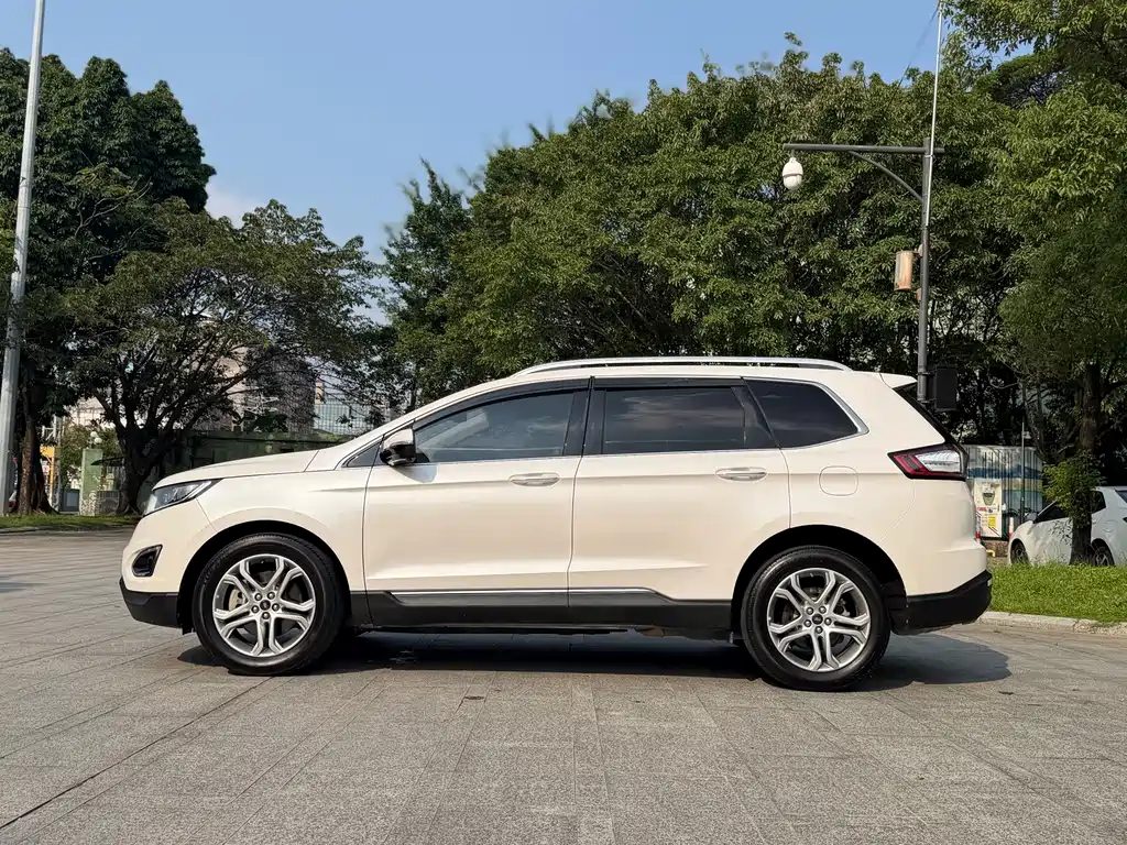 Ford Edge — миниатюра 5