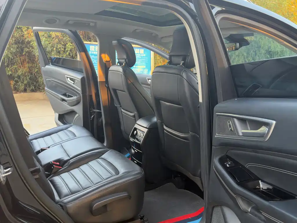 Ford Edge — миниатюра 20
